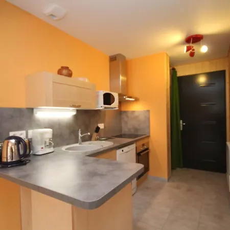 Chalet Au Mont-dore Avec Terrasse, 2 Ch., Navette Ski, Prox. Centre & Sentiers - Fr-1-608-41